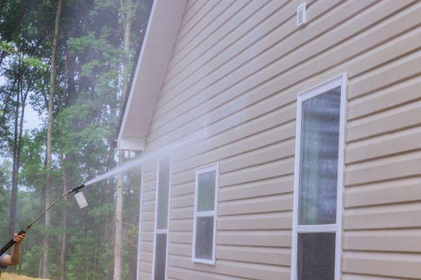 Home Power Washing in West Bend