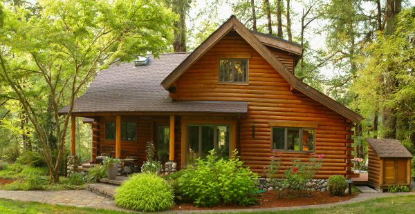 Log Home Exterior Cleaning in West Bend