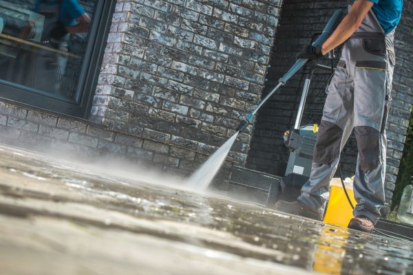 Power Cleaning in West Bend